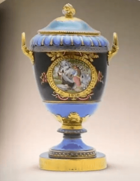 Ваза "Народна пісня"