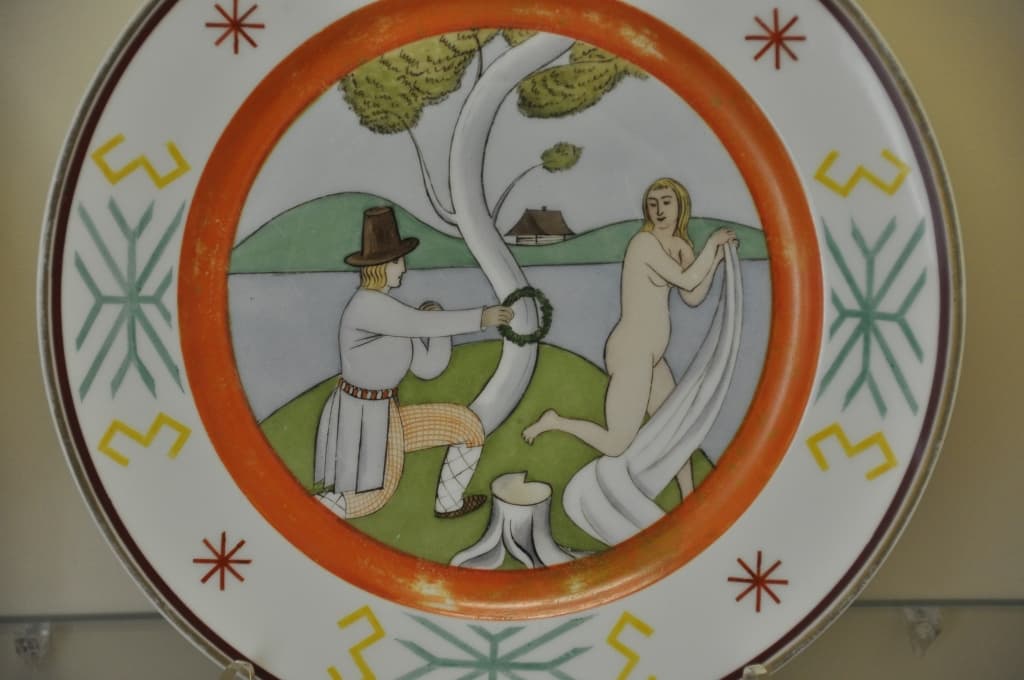 Decorative plate
