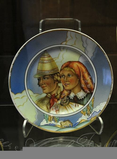 Decorative plate