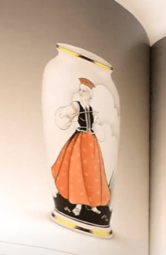 Ваза «Дівчина зі стеблом айри»